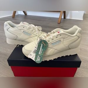 NIB Reebok Glide Sneakers